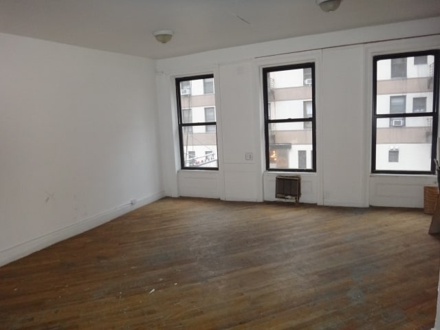 More Photos Of 203 E 26th St, New York Restaurant For Lease