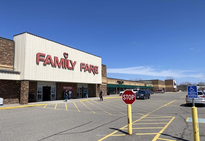 Primary Photo Of 951-975 E Frontage Rd, Litchfield Unknown For Lease