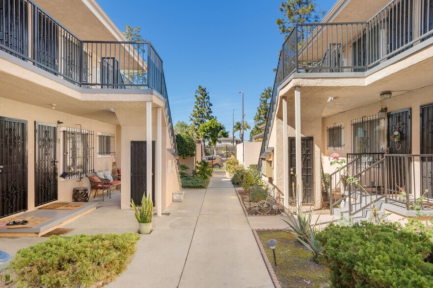 More Photos Of 10634 Crenshaw Blvd, Inglewood Multifamily For Sale