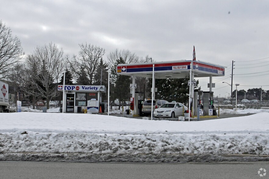More Photos Of 2301 Benedet Dr, Mississauga Convenience Store For Sale