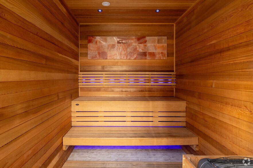 More Photos Of 6933 Santa Monica Blvd, Los Angeles Apartments For Lease