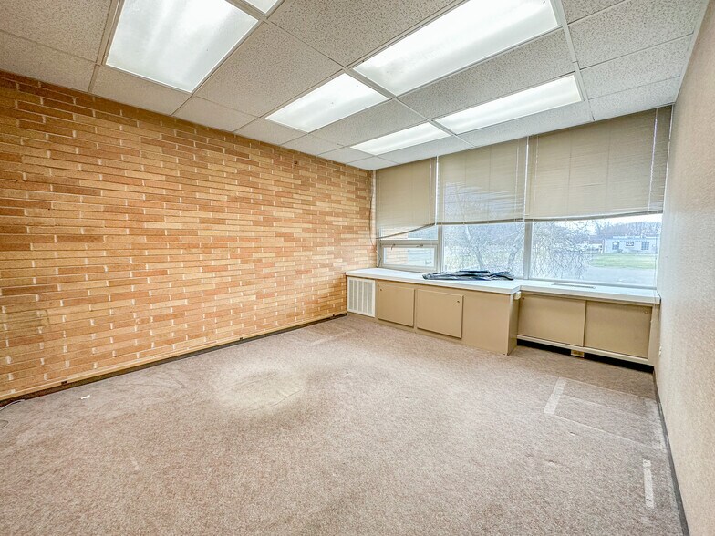 More Photos Of 1209 John Fitch Blvd, South Windsor Medical For Lease