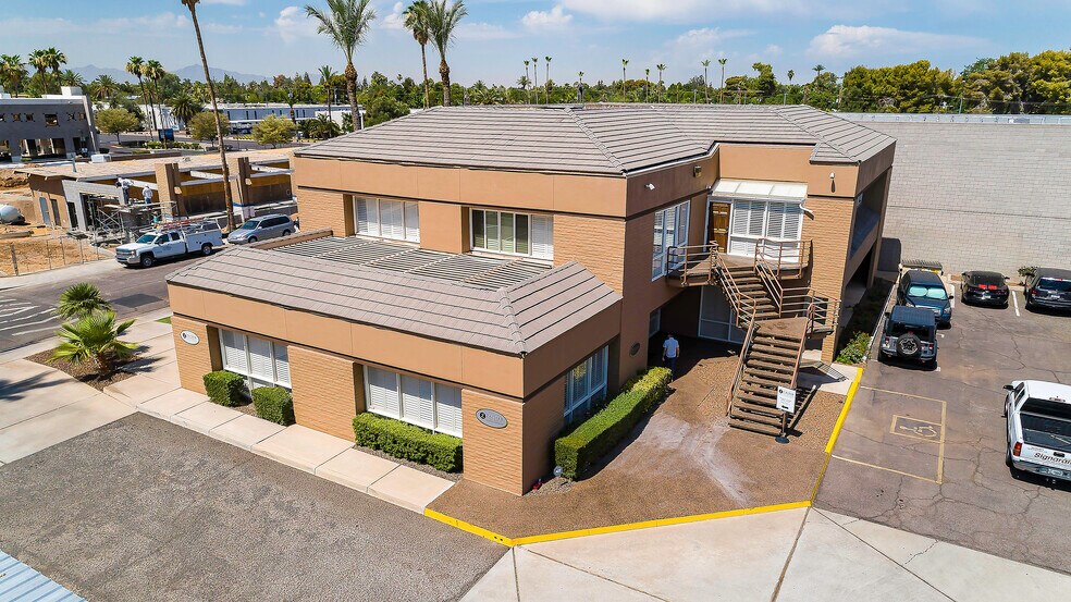 More Photos Of 714 E Rose Ln, Phoenix Office For Lease