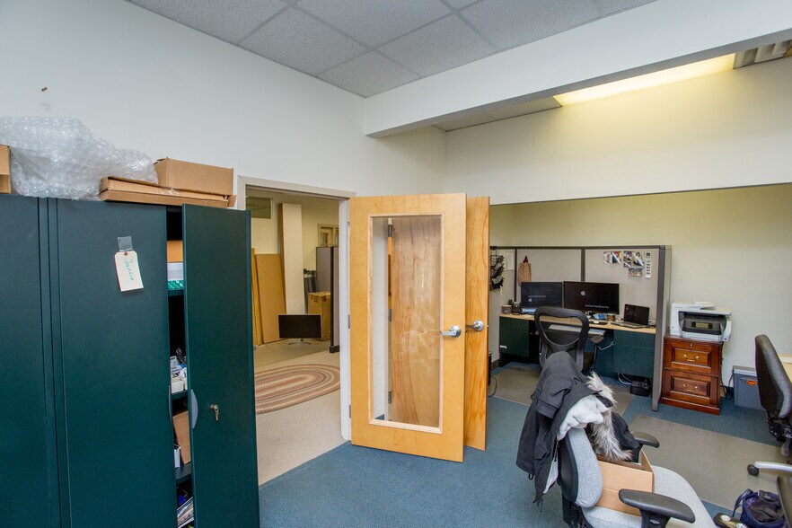 More Photos Of 1806 Deep Run Rd, Pipersville Industrial For Lease