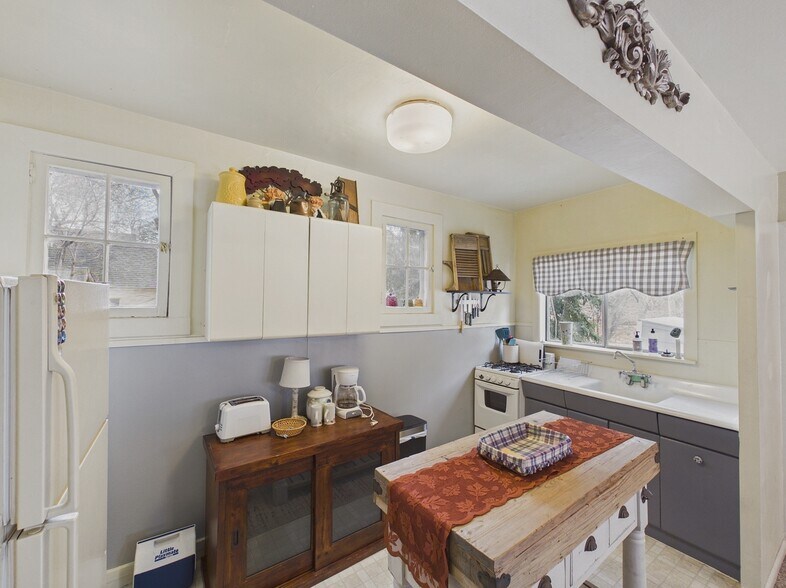 More Photos Of 318 Ruxton Ave, Manitou Springs Multifamily For Sale