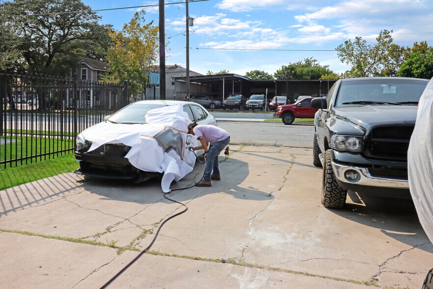 More Photos Of 1106 Wayside Dr, Houston Auto Repair For Sale