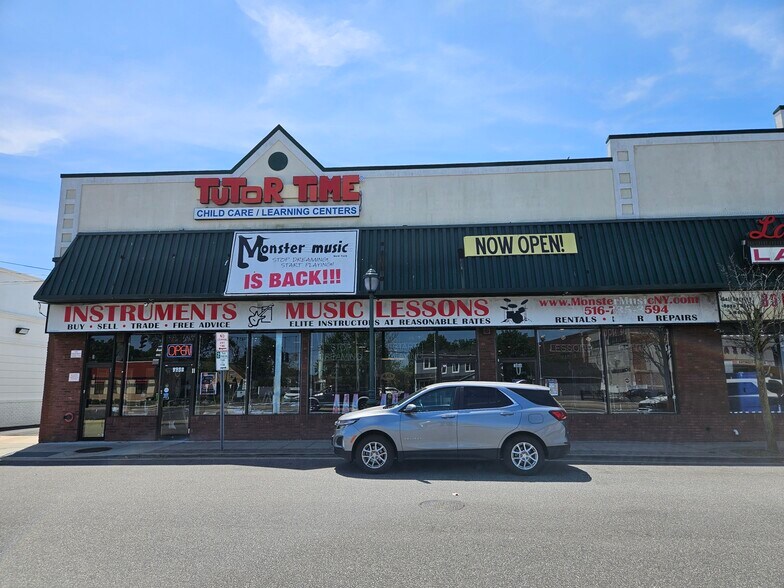 Primary Photo Of 3056-3068 Hempstead Tpke, Levittown General Retail For Lease