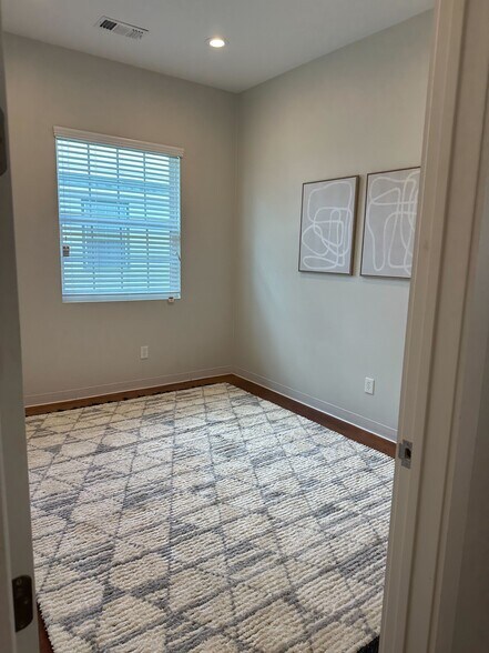 More Photos Of 711 W Bailey Boswell Rd, Saginaw Office For Lease