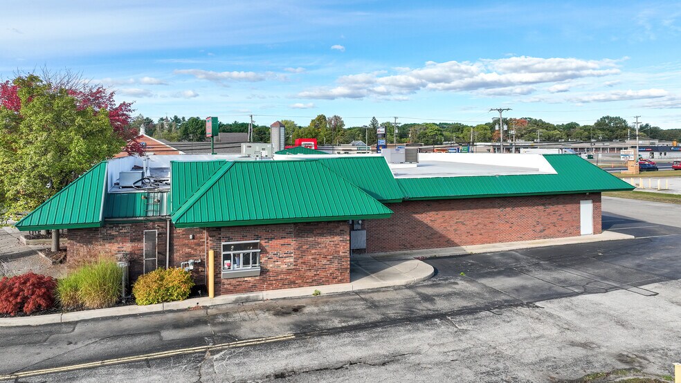More Photos Of 5865 W US Highway 10, Ludington Storefront For Lease