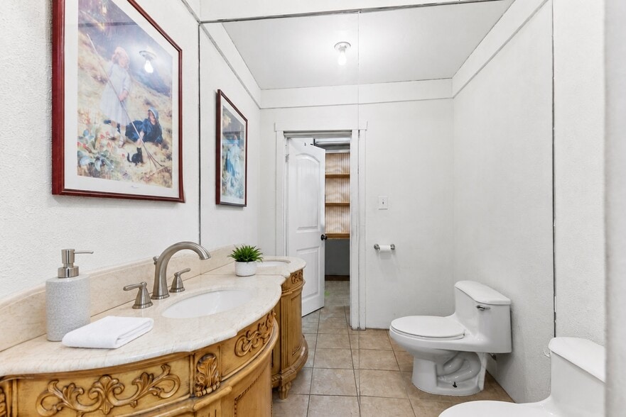 More Photos Of 5034 N Nebraska Ave, Tampa Freestanding For Sale
