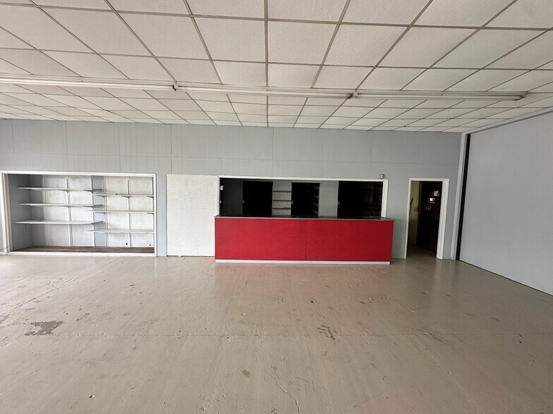 More Photos Of 2242 Silver St, Ashland Light Manufacturing For Lease