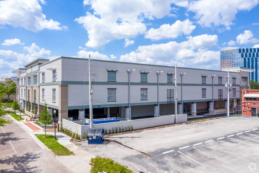 More Photos Of 100-108 E Colonial Dr, Orlando Specialty For Lease