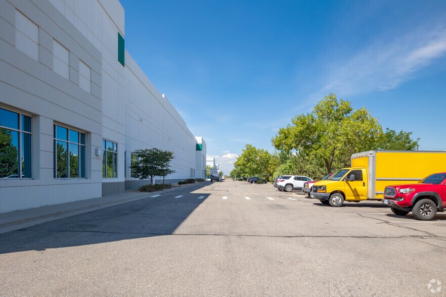 More Photos Of 2470 Airport Blvd, Aurora Distribution For Lease