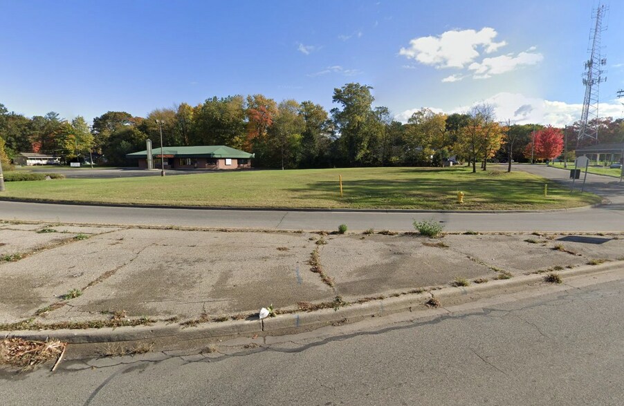 More Photos Of 199 Manley Ave, Holland Land For Lease