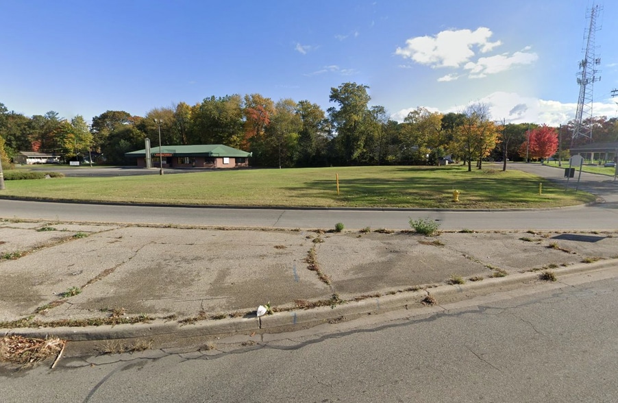 More Photos Of 199 Manley Ave, Holland Land For Lease