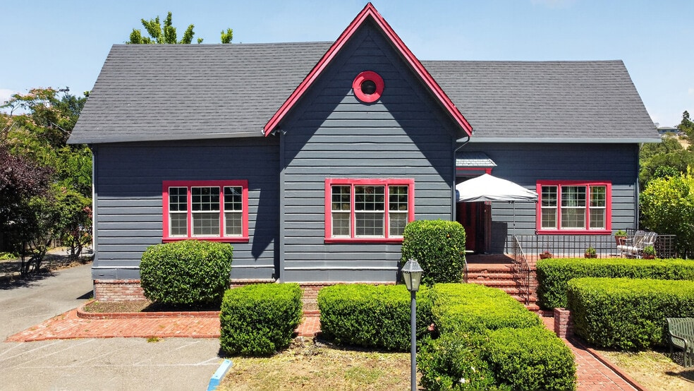 More Photos Of 530 N Cloverdale Blvd, Cloverdale Specialty For Sale
