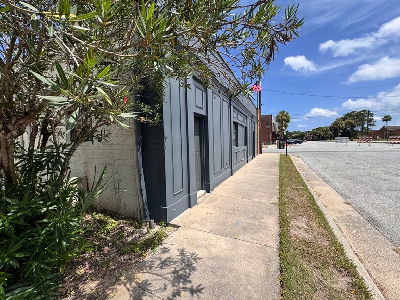 More Photos Of 1700 Newcastle St, Brunswick Flex For Sale