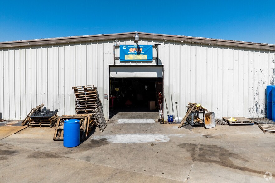 More Photos Of 1350 Bloomingdale Rd, Queenstown Warehouse For Sale