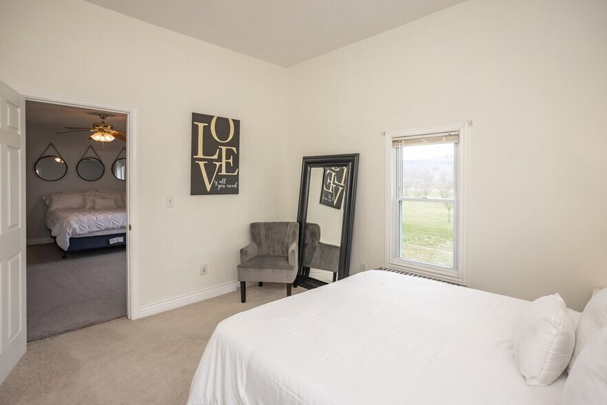 More Photos Of 211 Hanks Rd, Troy Hospitality For Sale