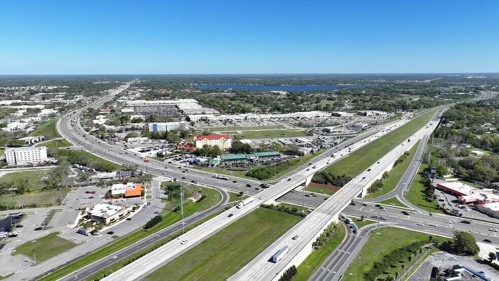 More Photos Of 1034 Woodland dr, Lakeland Office For Sale