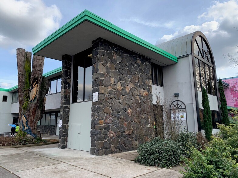 More Photos Of 1255 Pearl St, Eugene Medical For Sale