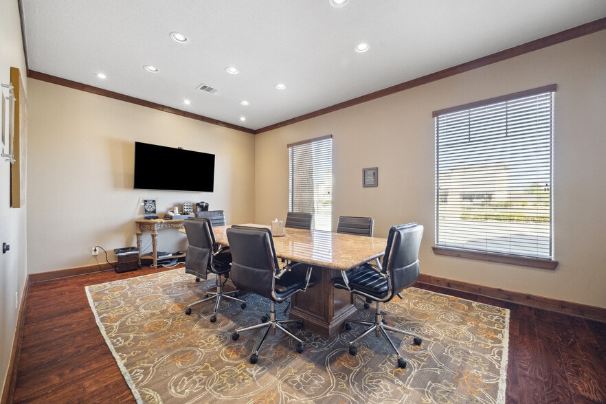 More Photos Of 12807 Jones Rd, Houston Medical For Sale