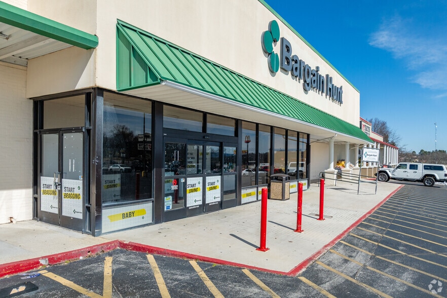 More Photos Of 1415 Dinah Shore Blvd, Winchester Freestanding For Lease