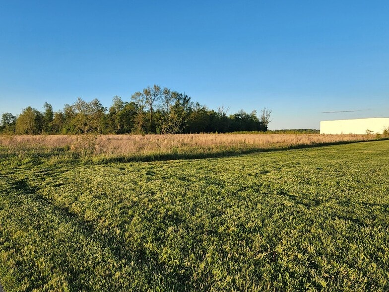More Photos Of 6013 Elsner Dr, Seymour Warehouse For Sale
