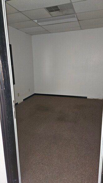 More Photos Of 1047 E Highway 121, Lewisville Self Storage For Lease