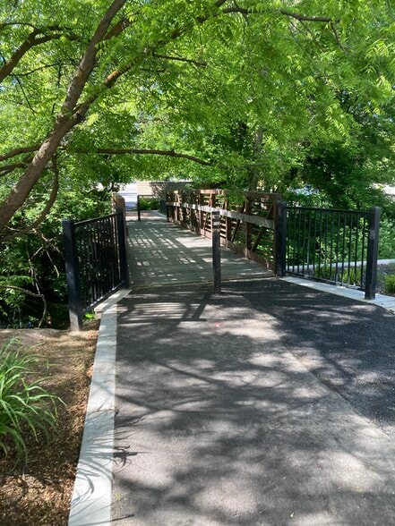 More Photos Of 79 Aikens Rd, Eagle Storefront Retail Office For Sale