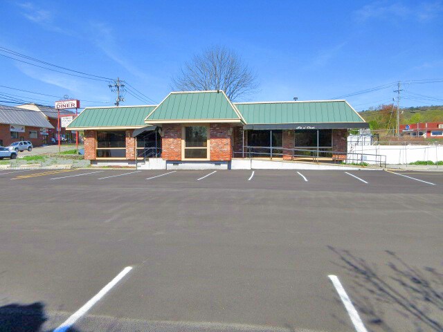 More Photos Of 2020 Greenwood Lake Tpke, Hewitt Restaurant For Lease
