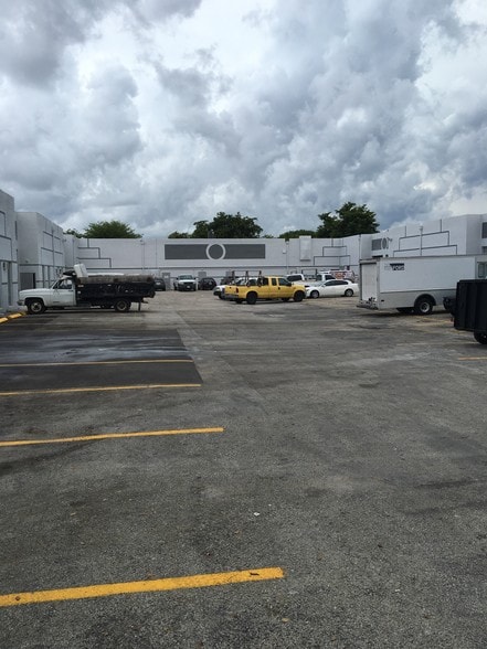 More Photos Of 1905 NW 32nd St, Pompano Beach Warehouse For Lease