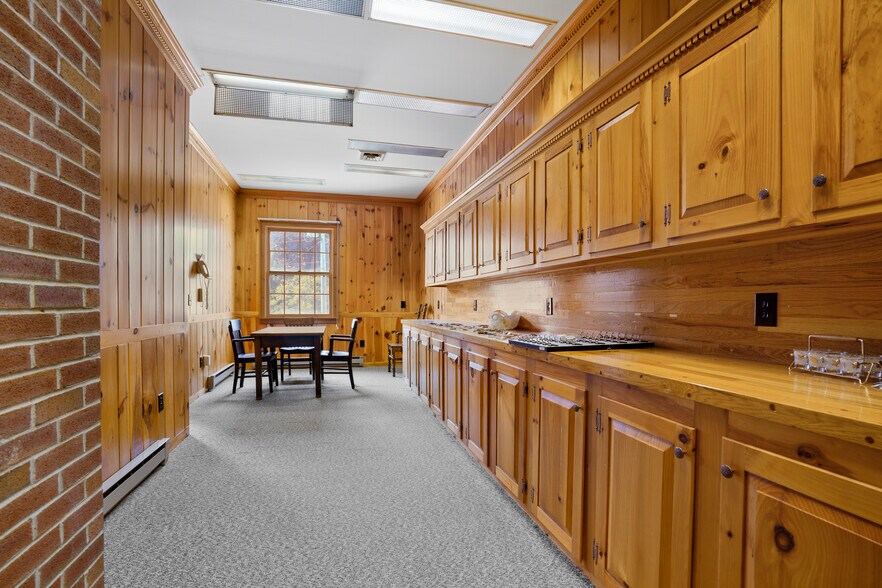 More Photos Of 45 Old Granite Rd, Ossipee Office For Sale