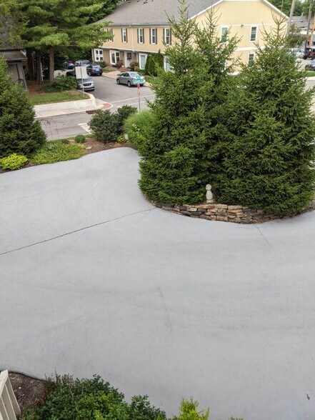 More Photos Of 6353 Ferguson St, Indianapolis Office For Lease