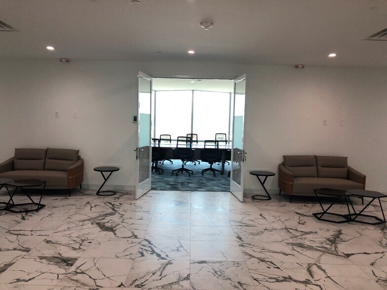 More Photos Of 9999 Bellaire Blvd, Houston Medical For Lease