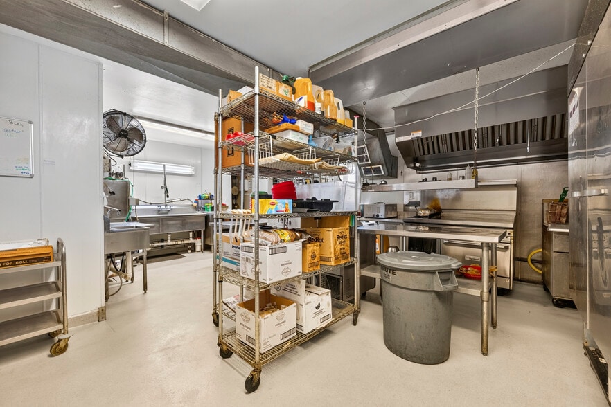 More Photos Of 146 1st Ave, Parshall Bar For Sale