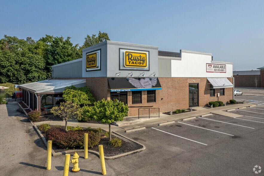 More Photos Of 2760 Towne Dr, Beavercreek Restaurant For Lease