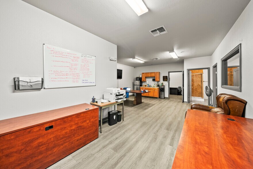 More Photos Of 12114 S Pipeline Rd, Euless Industrial For Lease