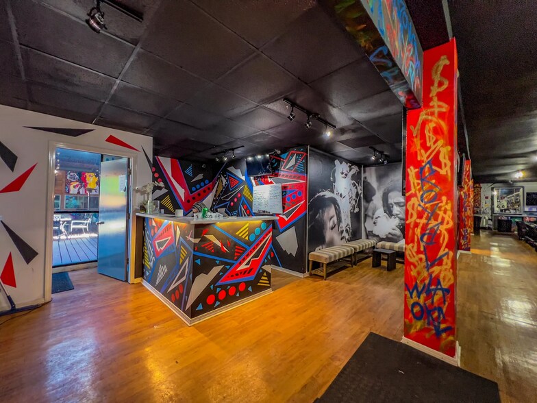 More Photos Of 5708 NW Expressway St, Oklahoma City General Retail For Sale