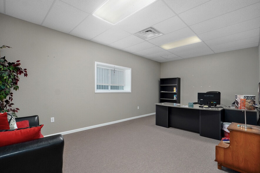 More Photos Of 4736 S 131st Rd, Bolivar Warehouse For Sale