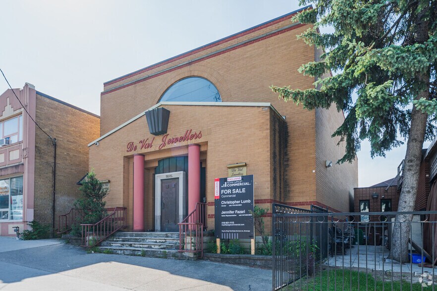 More Photos Of 2547 Eglinton Ave W, Toronto Storefront Retail Office For Sale