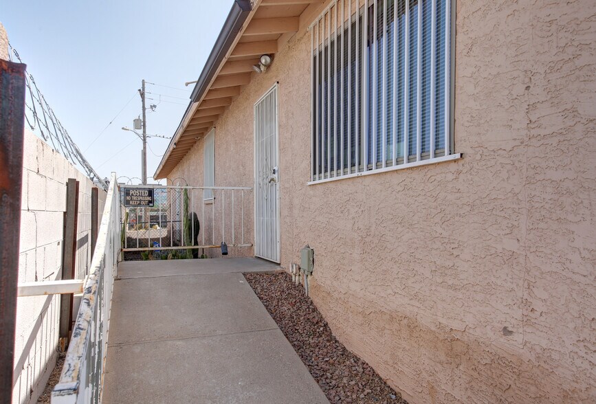 More Photos Of 11613 NW Grand Ave, El Mirage Light Distribution For Sale