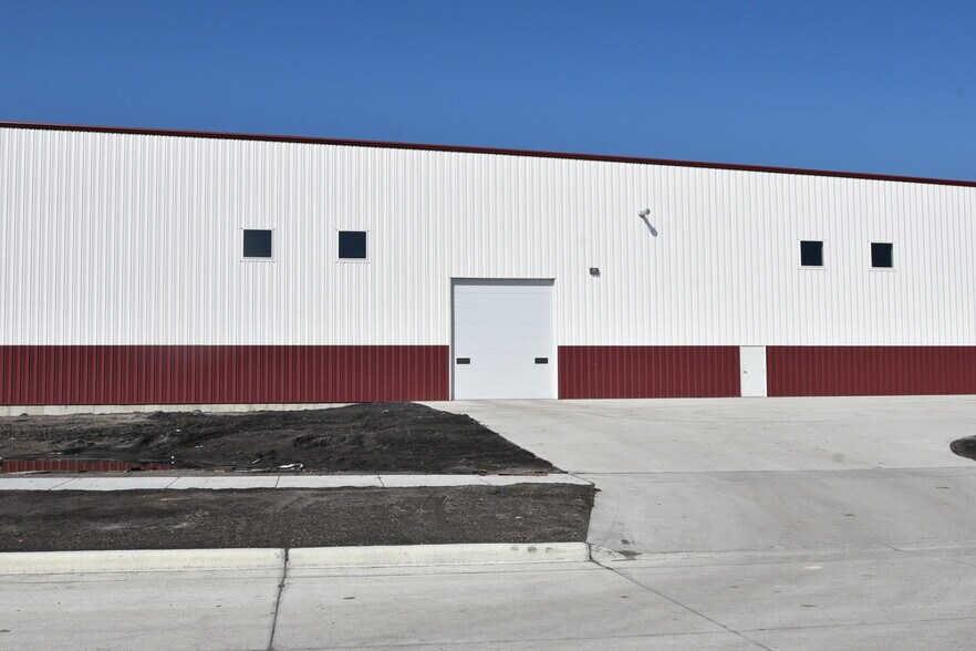 More Photos Of 3601 N 46th Ave, Fargo Industrial For Lease