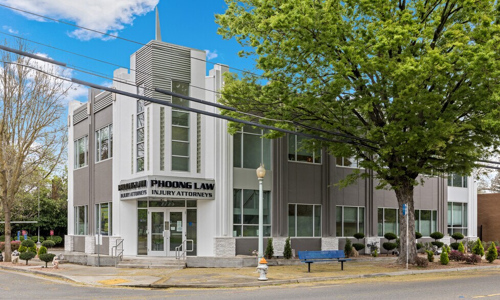 More Photos Of 2725 Riverside Blvd, Sacramento Coworking Space