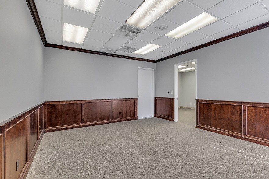 More Photos Of 1510 Stuart Rd, Cleveland Flex For Sale