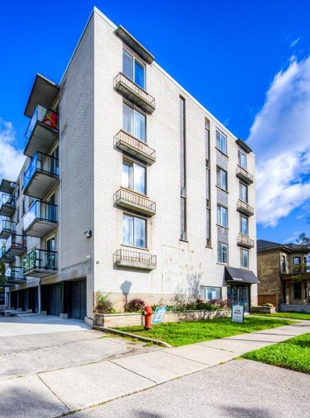 More Photos Of 30 Chatham St, Brantford Apartments For Sale