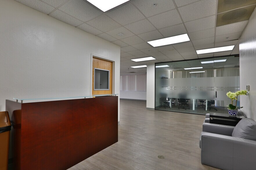 More Photos Of 118-122 Charcot Ave, San Jose Flex For Lease