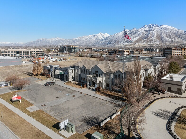 More Photos Of 14039 Minuteman Dr, Draper Self Storage For Lease