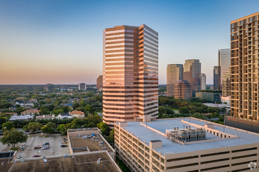 More Photos Of 5151 San Felipe St, Houston Office For Sale