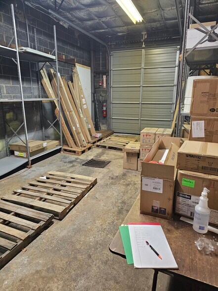 More Photos Of 831 State Rd, Princeton Showroom For Lease